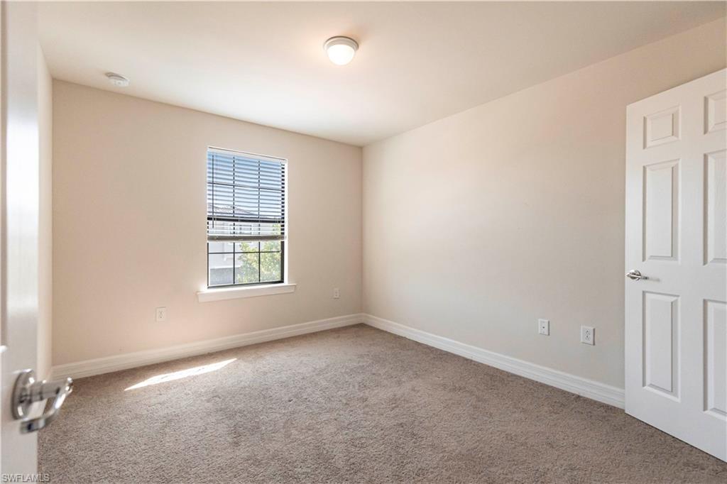 AVERY SQUARE - Residential