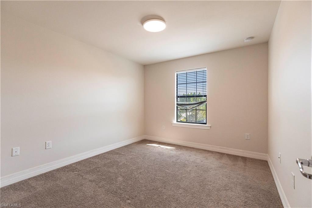 AVERY SQUARE - Residential