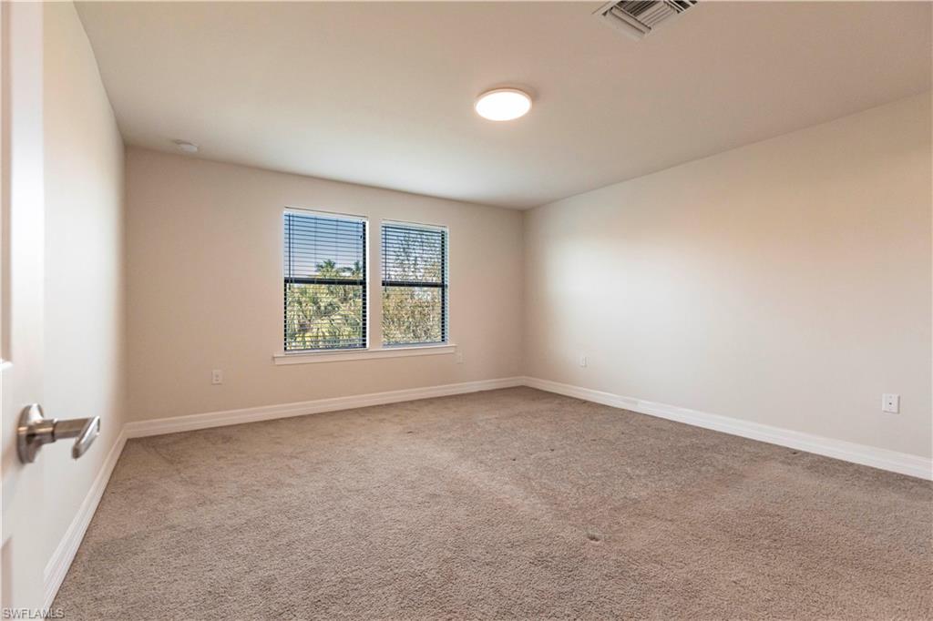 AVERY SQUARE - Residential