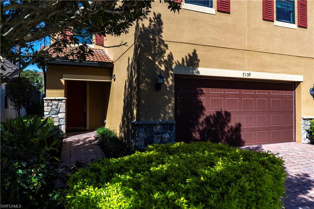 AVERY SQUARE - Residential