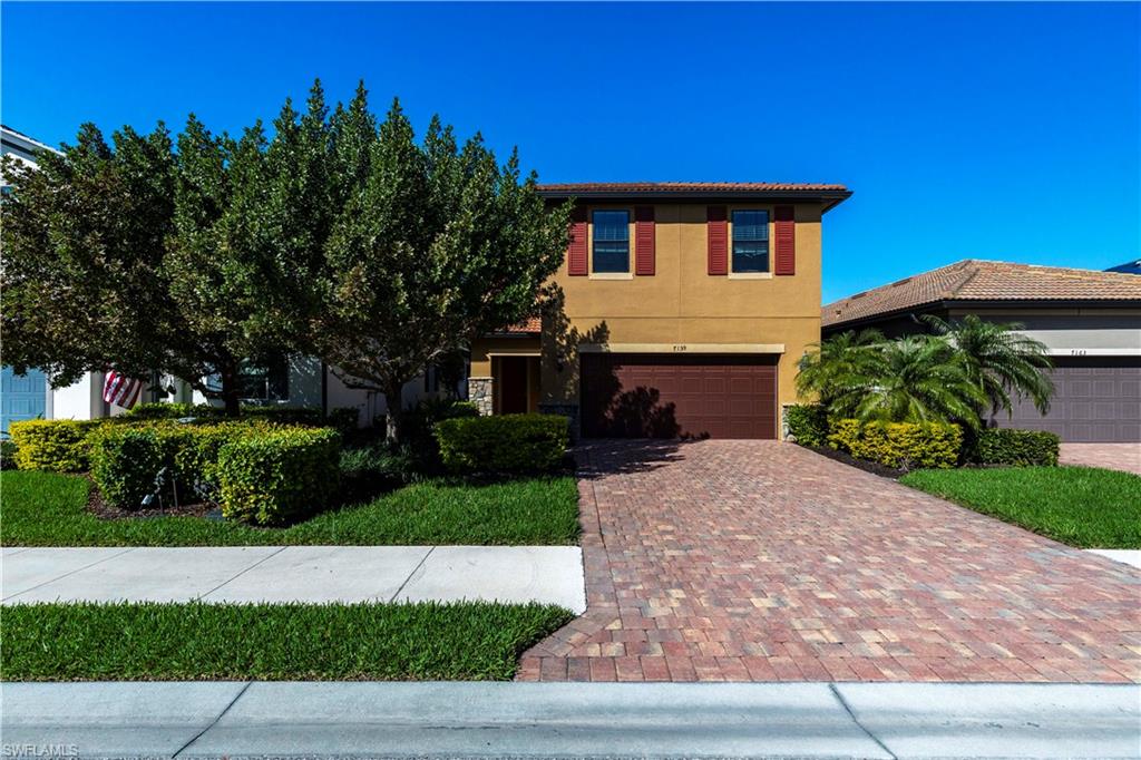 AVERY SQUARE - Residential