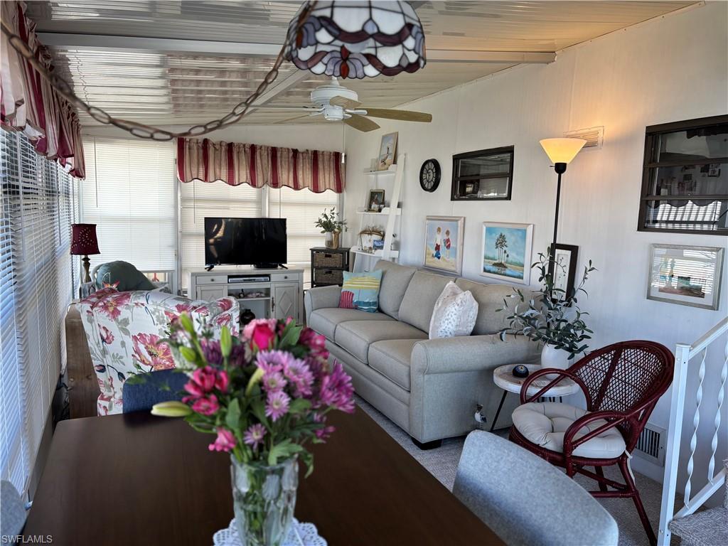 ENCHANTING SHORES - Residential