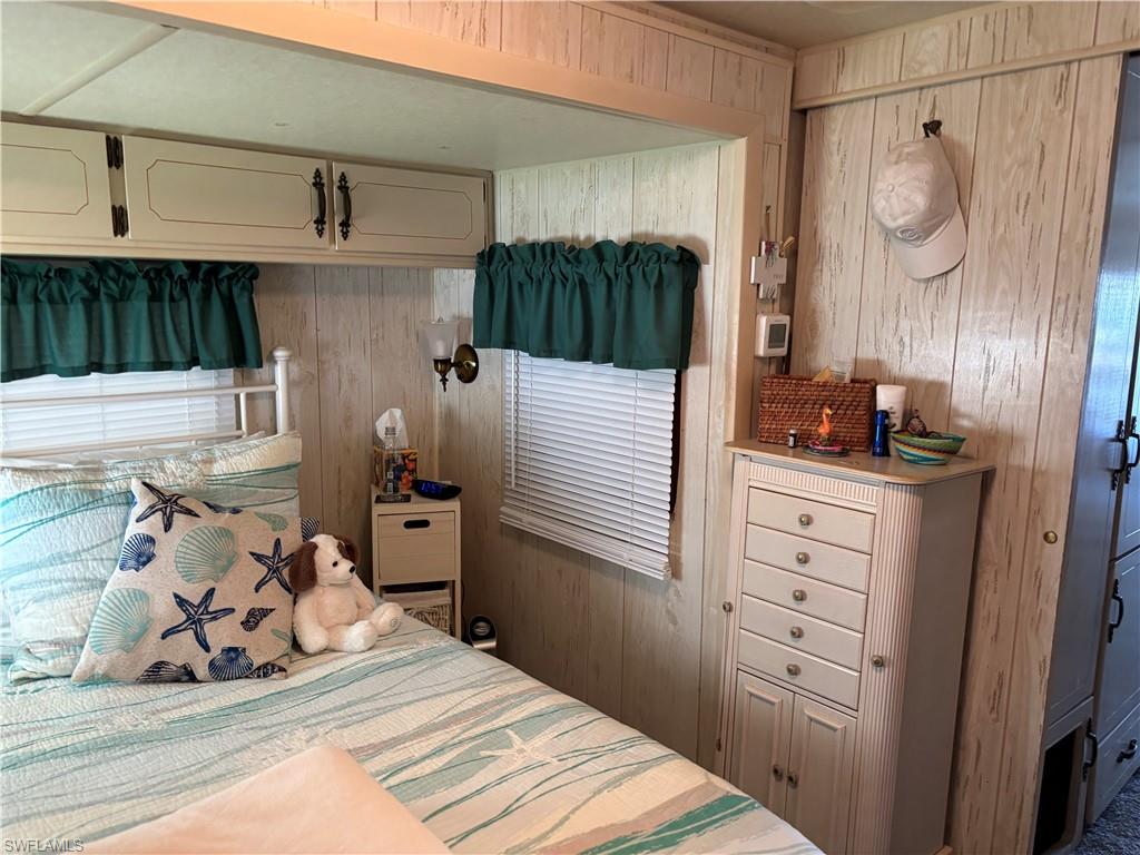 ENCHANTING SHORES - Residential