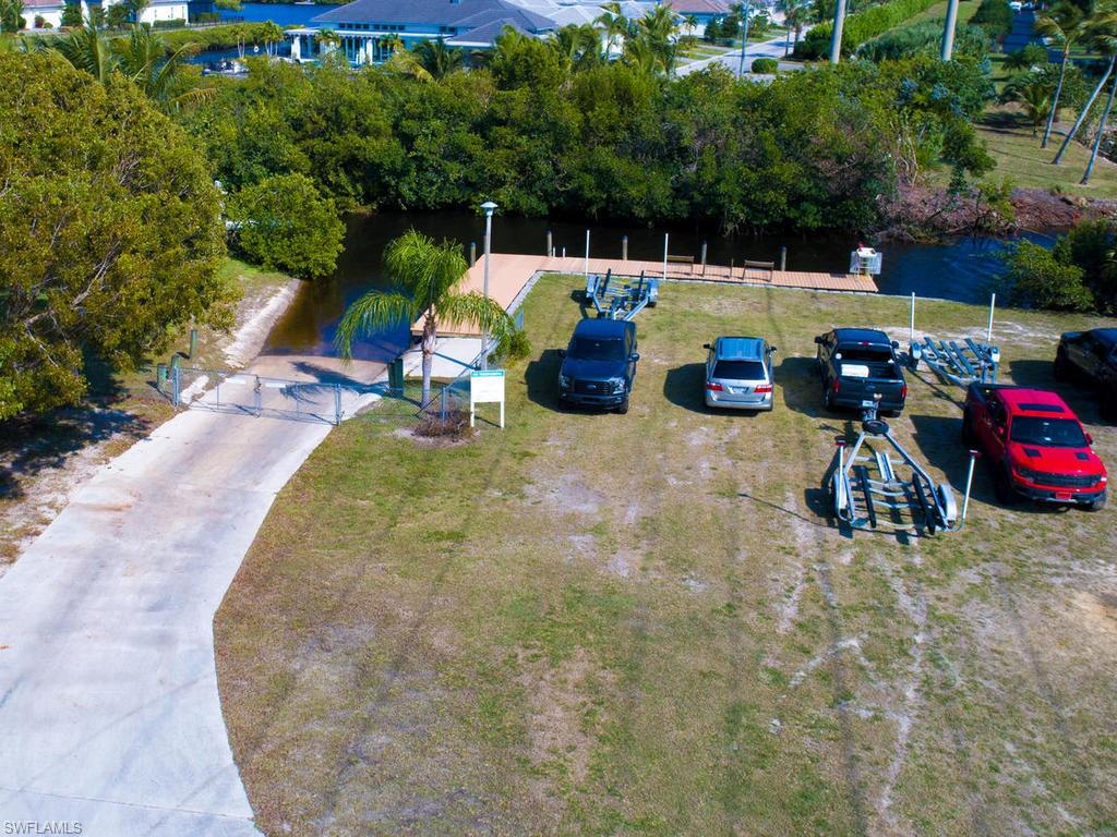 ISLAND PARK WOODLANDS - Residential