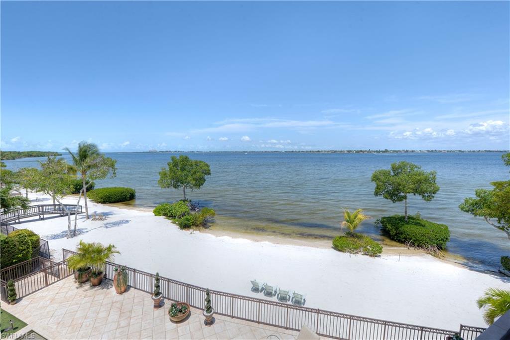 EDGEWATER - Residential