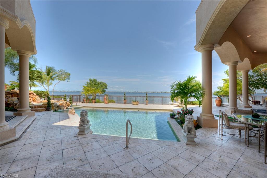 EDGEWATER - Residential