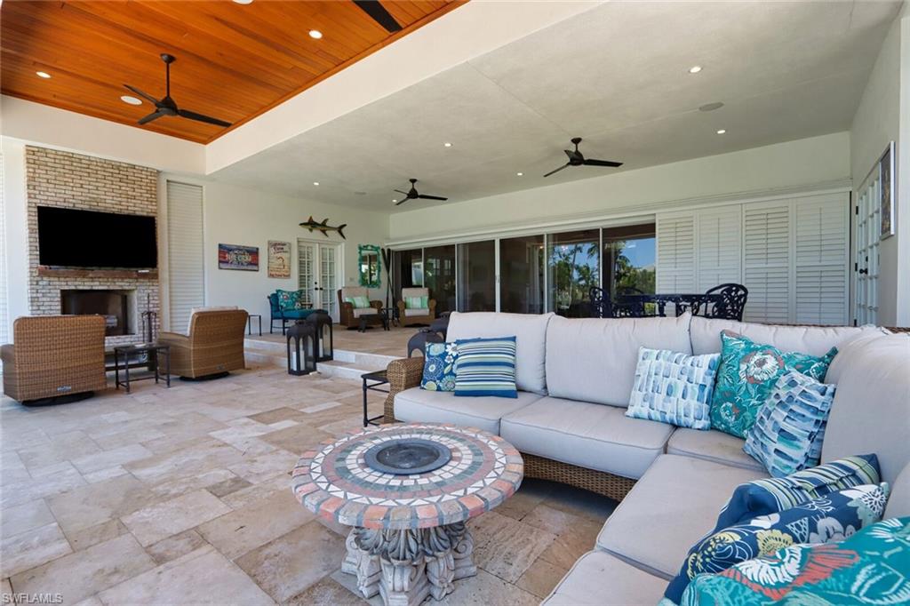 MOORINGS - Residential Lease