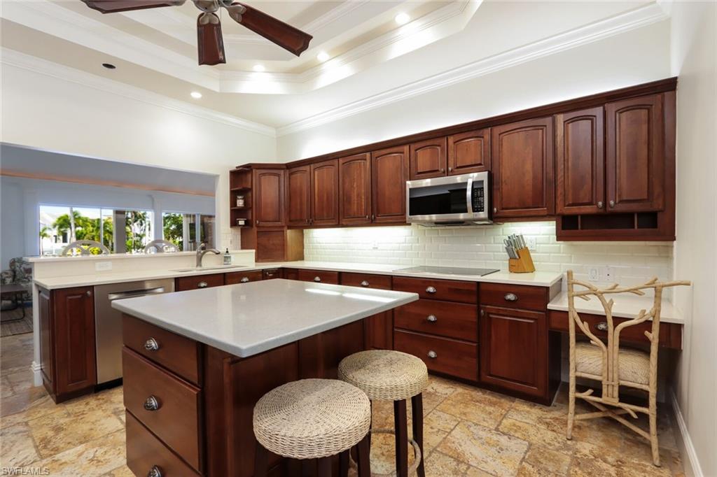 MOORINGS - Residential Lease