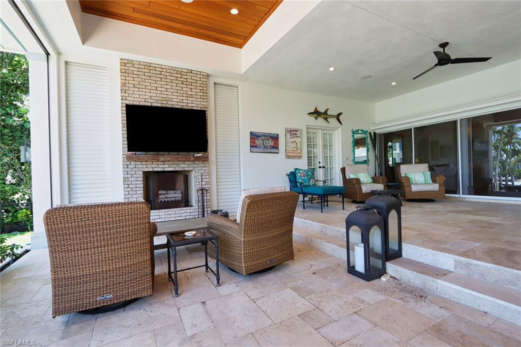 MOORINGS - Residential Lease