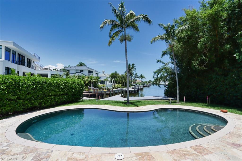 MOORINGS - Residential Lease