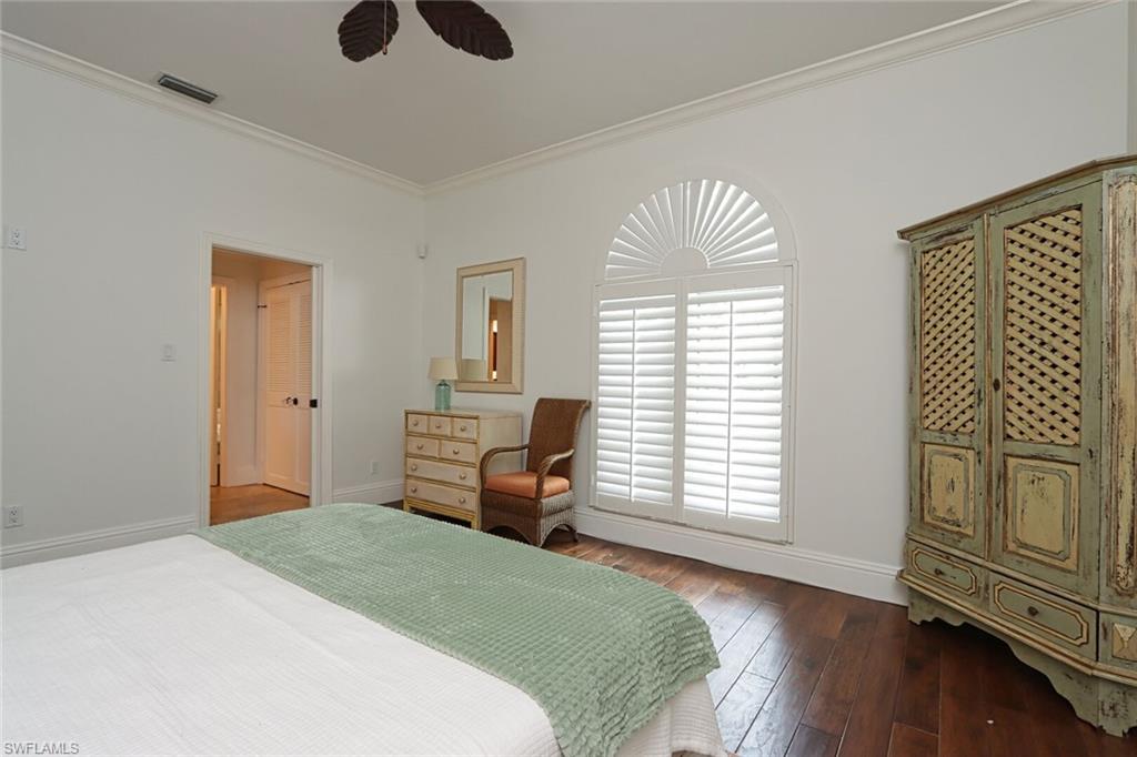 MOORINGS - Residential Lease