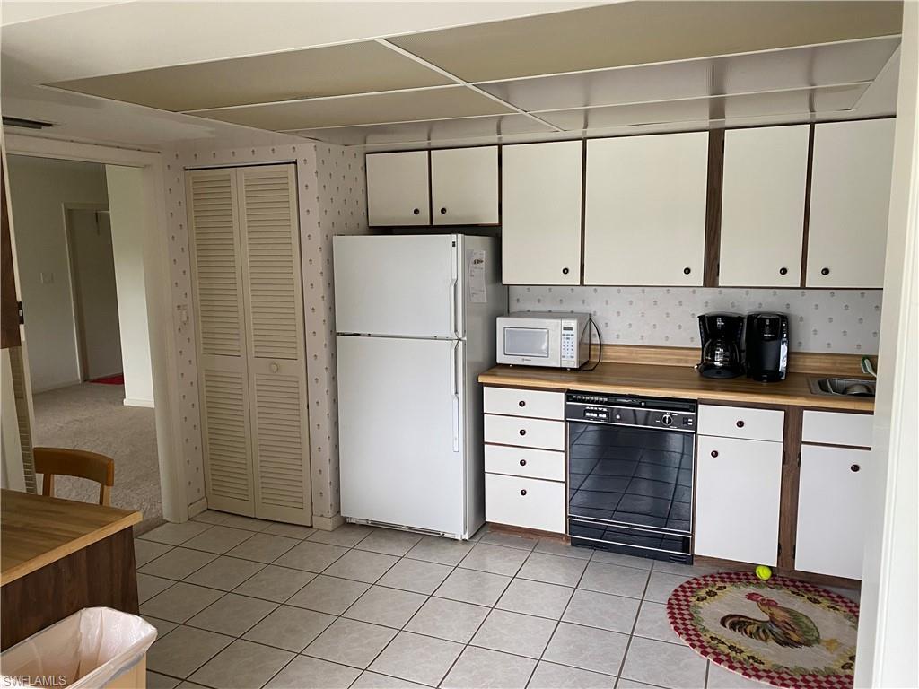 NAPLES BATH AND TENNIS CLUB - Residential