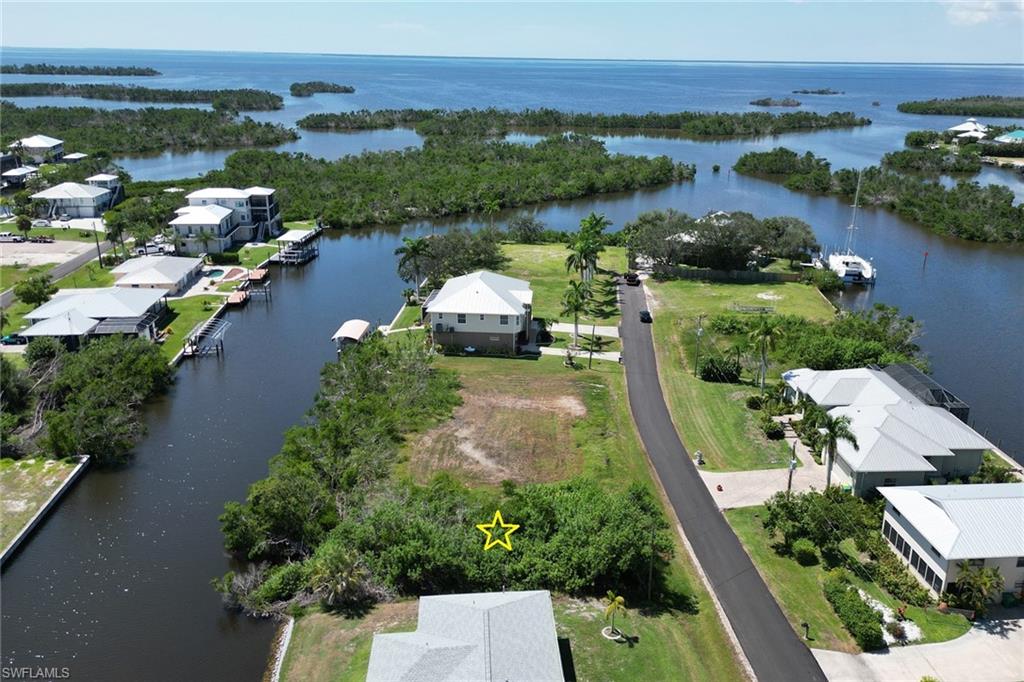 PIRATE HARBOR - Land