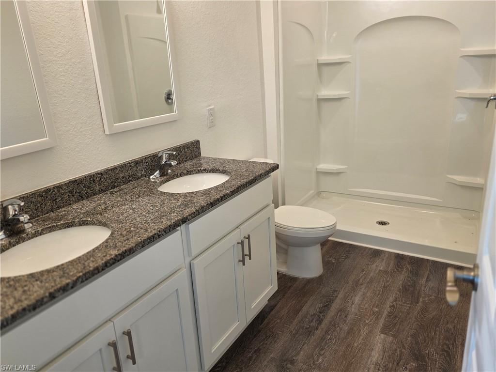 BANYAN VILLAGE - Residential Lease