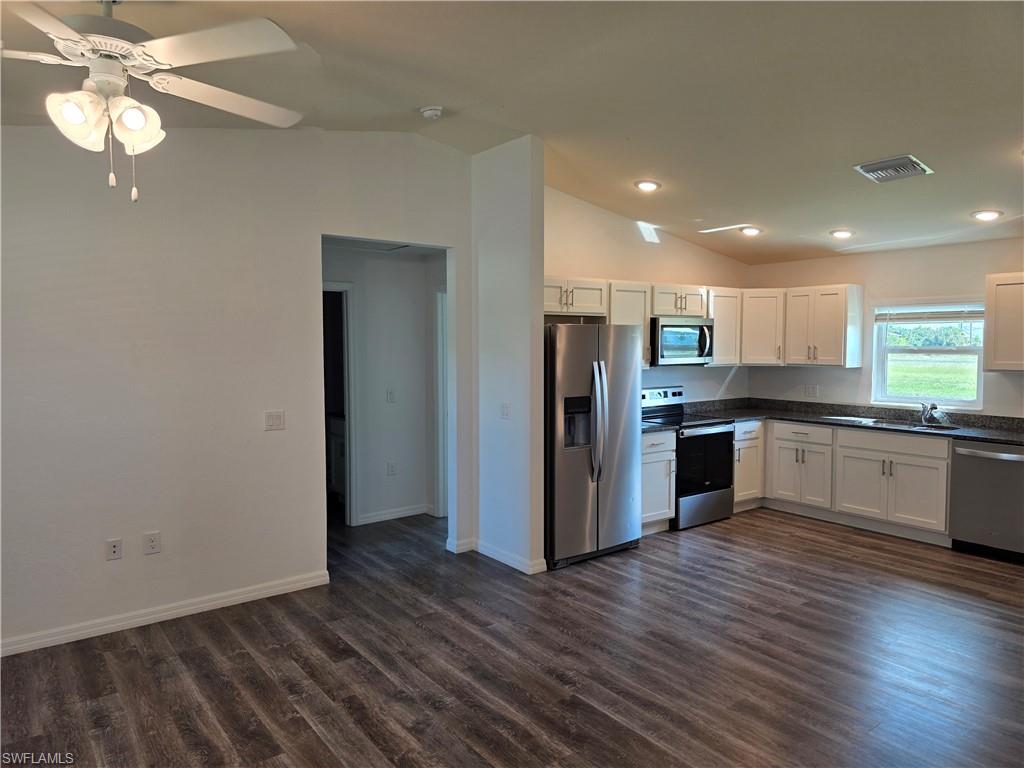 BANYAN VILLAGE - Residential Lease