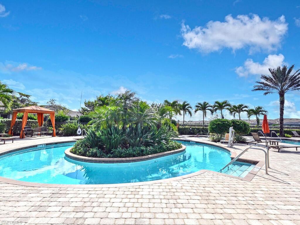 ESPLANADE AT HACIENDA LAKES - Residential