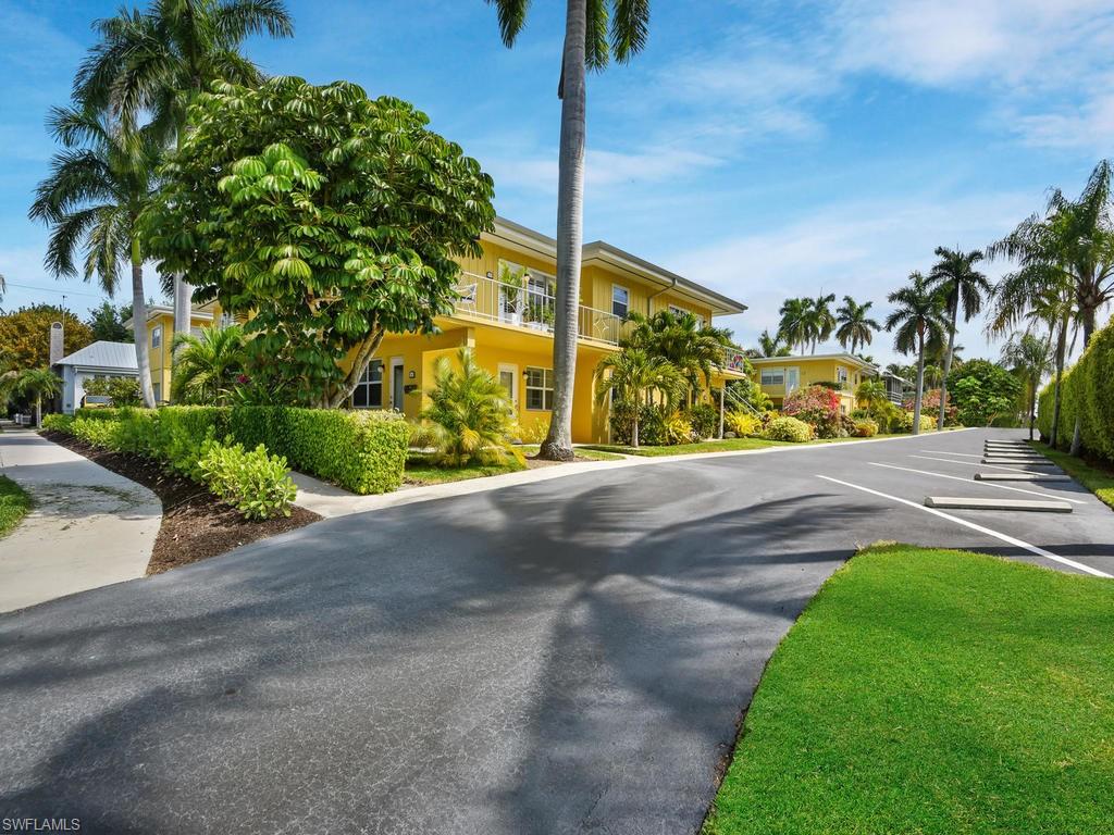 GARDEN MANOR - Residential