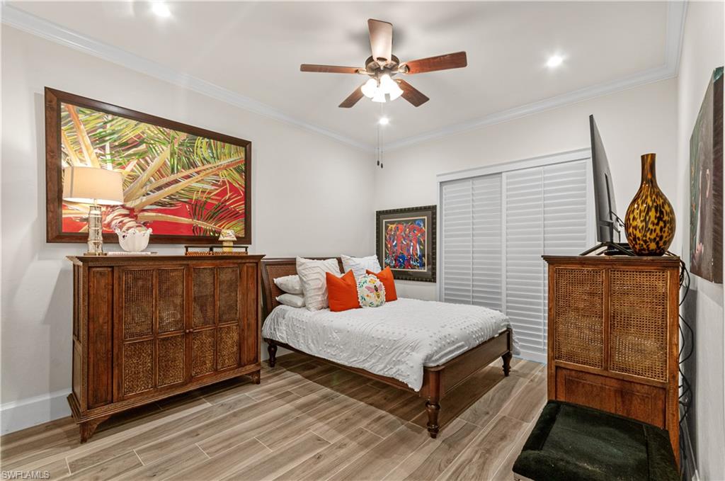 RIVERBROOKE - Residential