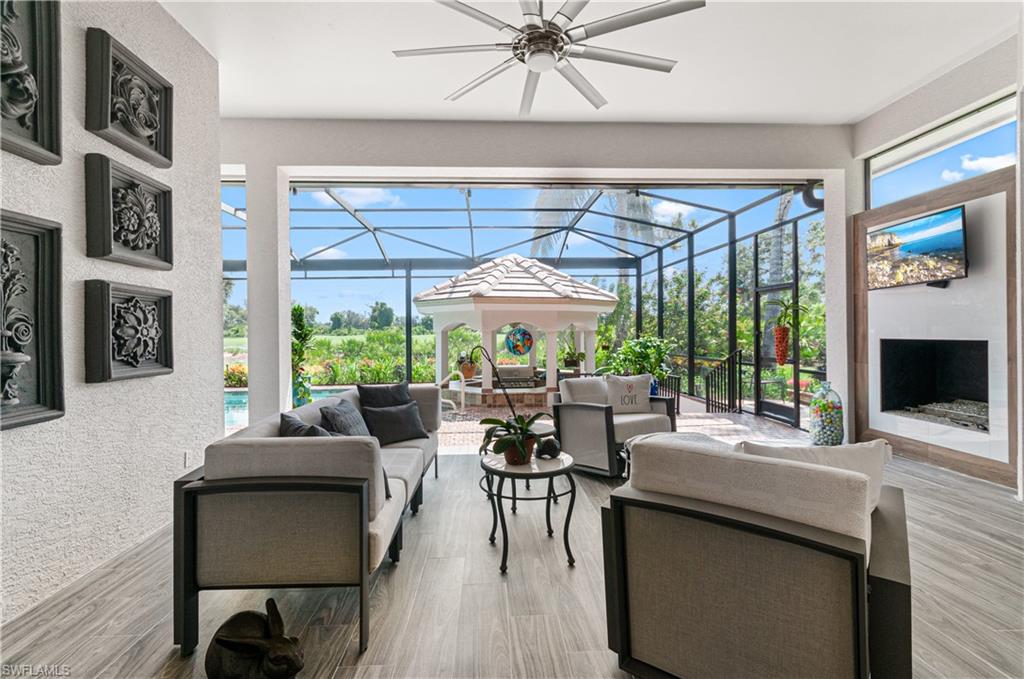 RIVERBROOKE - Residential