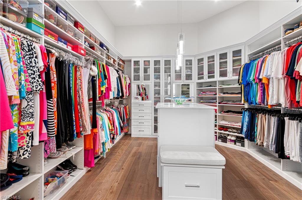 RIVERBROOKE - Residential