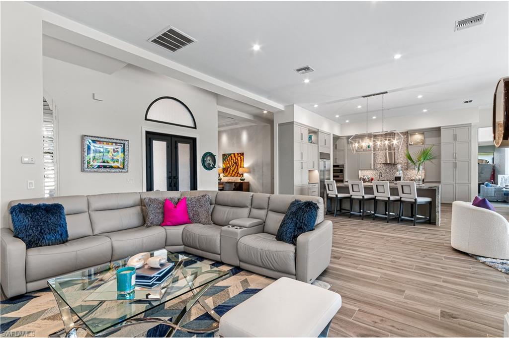 RIVERBROOKE - Residential