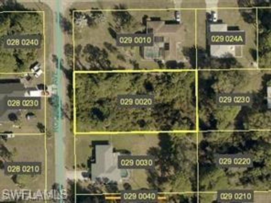 Fantastic 0.50-Acre Lot with City Water – Prime Location! Build your dream home on this spacious half-acre lot located just a few blocks east of Joel Blvd in a rapidly developing area of Lehigh Acres. This property offers city water already run to the site, with additional utilities nearby for easy connection, making it ready for your new build. Conveniently located with quick access to State Road 80 and State Road 82, commuting throughout Southwest Florida is a breeze. Whether you're looking to build now or hold for future investment, this lot is a smart buy with LOW property taxes and no HOA restrictions. 0.50-acre residential lot City water available Utilities close for hookup Easy access to major roads No HOA, low taxes Great location at a great price Don't miss out on this excellent opportunity!