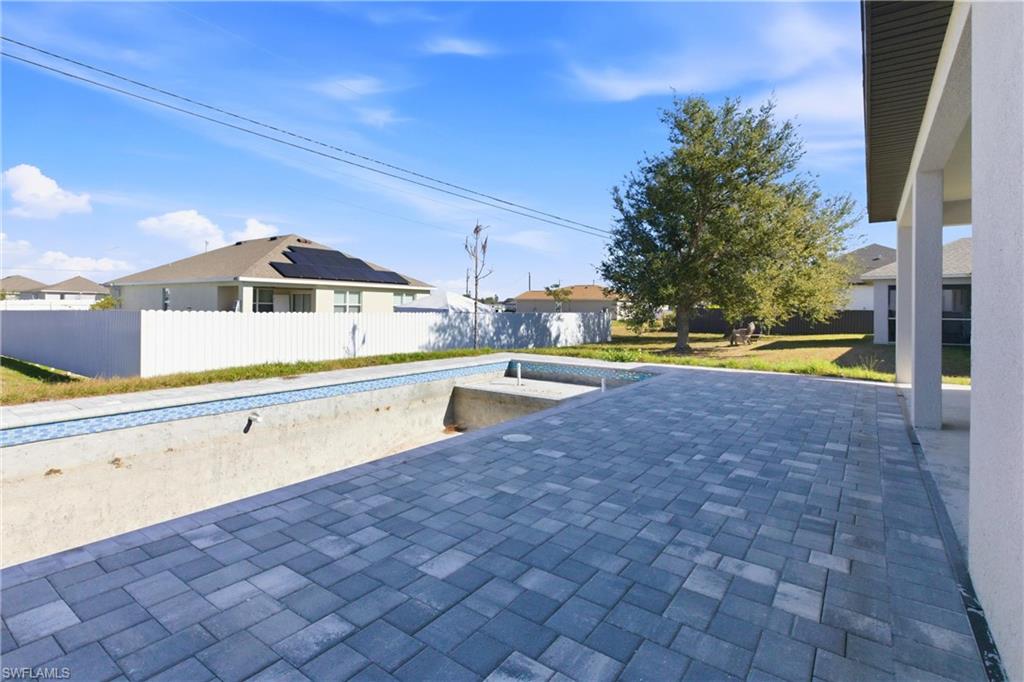 CAPE CORAL - Residential