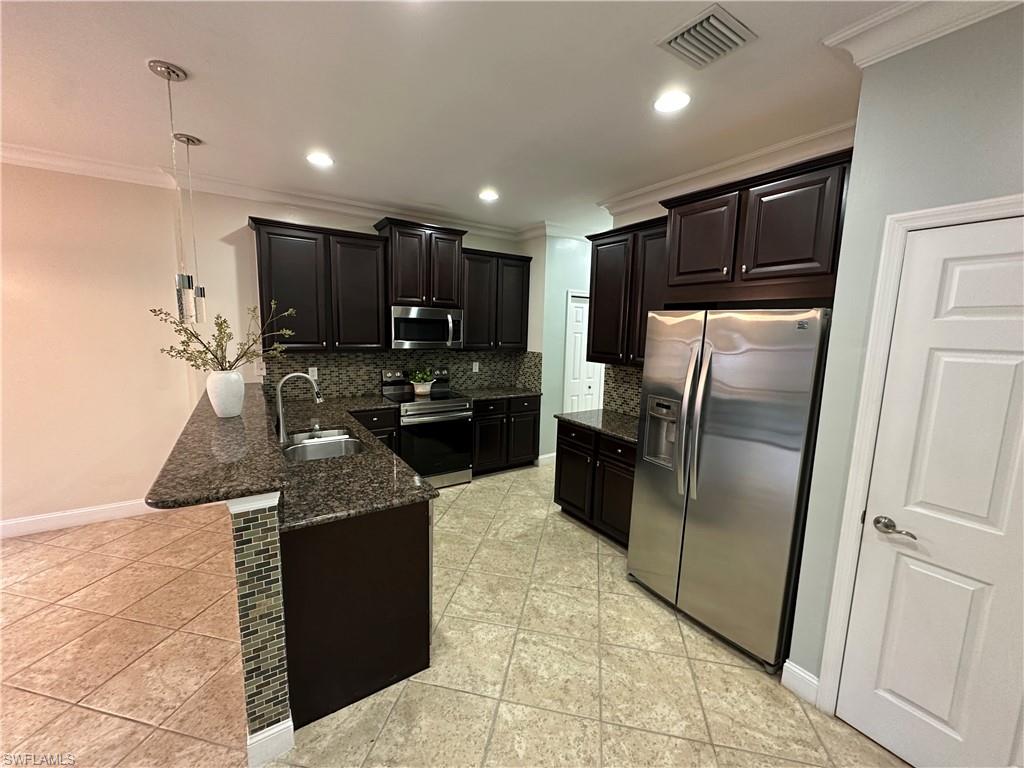 SUMMIT PLACE - Residential Lease