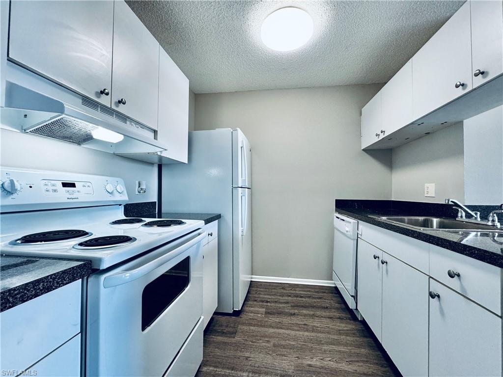 RENAISSANCE VILLAGE - Residential Lease