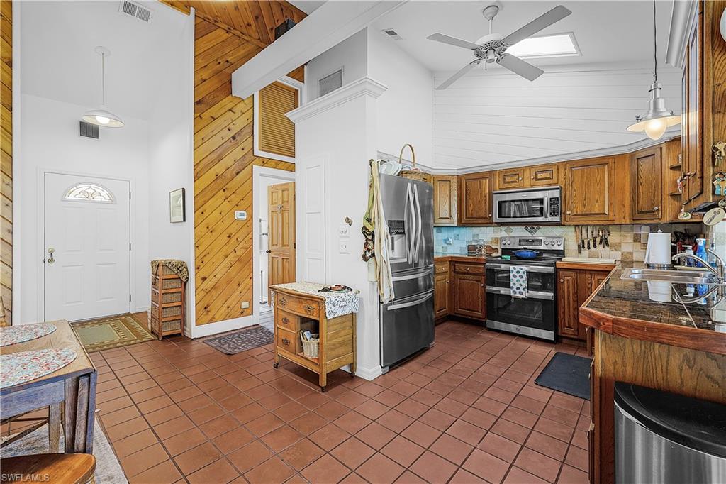 KNIGHTS BOKEELIA ISLE - Residential