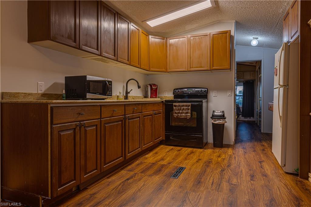 IMPERIAL WILDERNESS - Residential