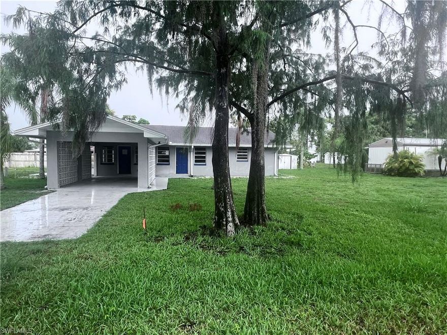 Quiet neighborhood on a canal with a large lot. Affordable living. Not to far from lake Okeechobee for canoeing, boating fishing, some of the best bash fishing in the world.