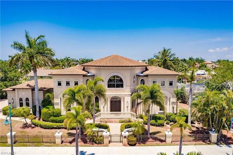 A home in MARCO ISLAND