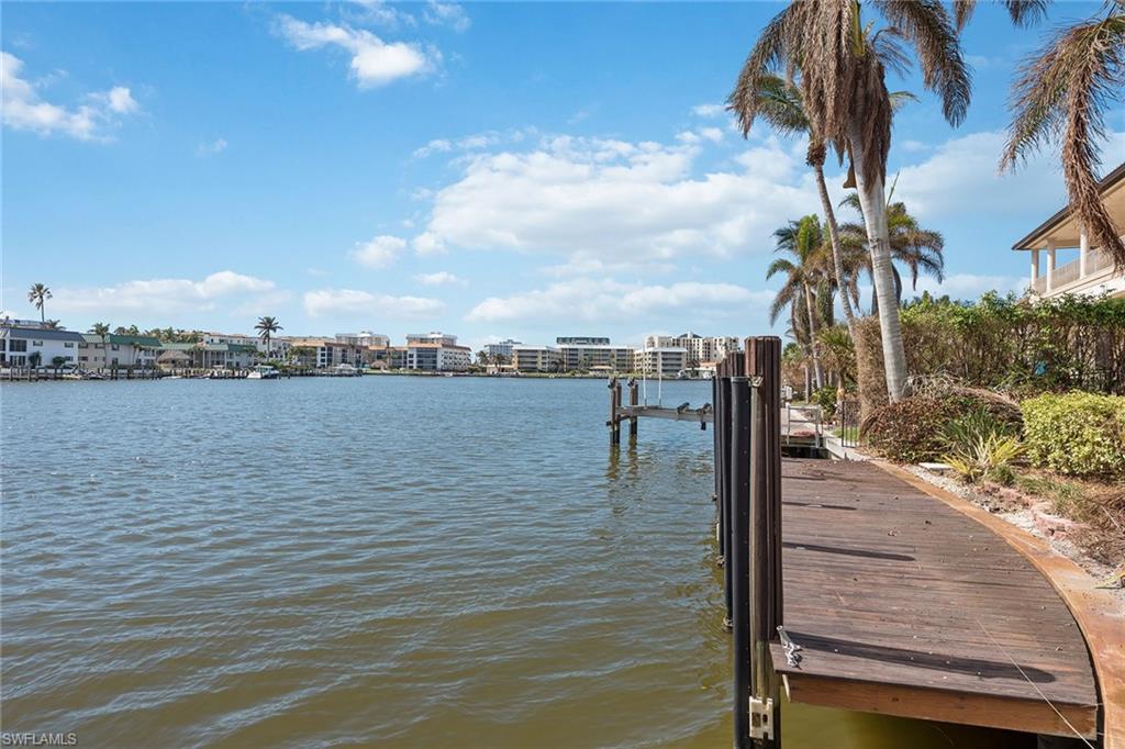 MOORINGS - Residential