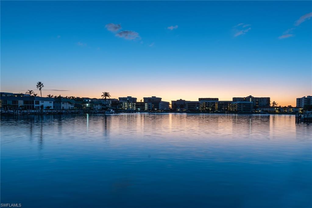 MOORINGS - Residential