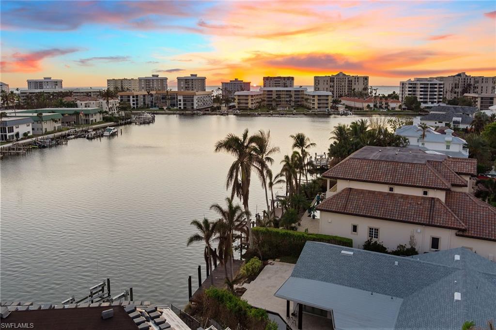 MOORINGS - Residential