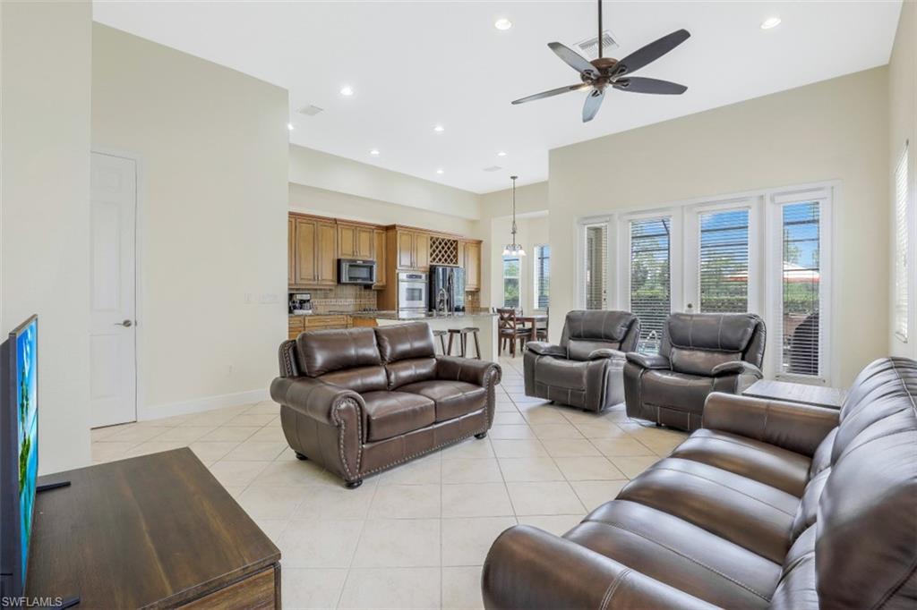 VALENCIA COUNTRY CLUB - Residential