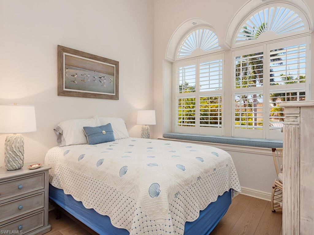 ROYAL PALM VILLAS - Residential