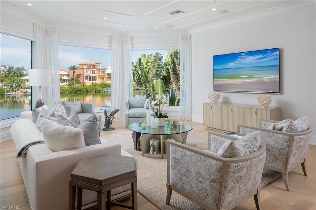 BAYFRONT GARDENS - Residential