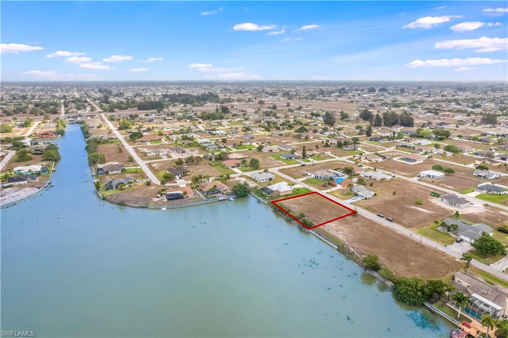 CAPE CORAL - Land