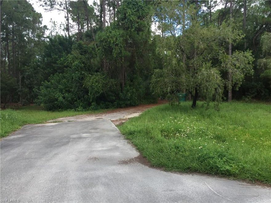 INVESTOR/ FIXER UPPER SPECIAL AS IS, Please agents read remarks!, home needs work!! Located in Livingston Woods, Close to Shopping, Great School District, 10 min from Beach, this one won't last!!