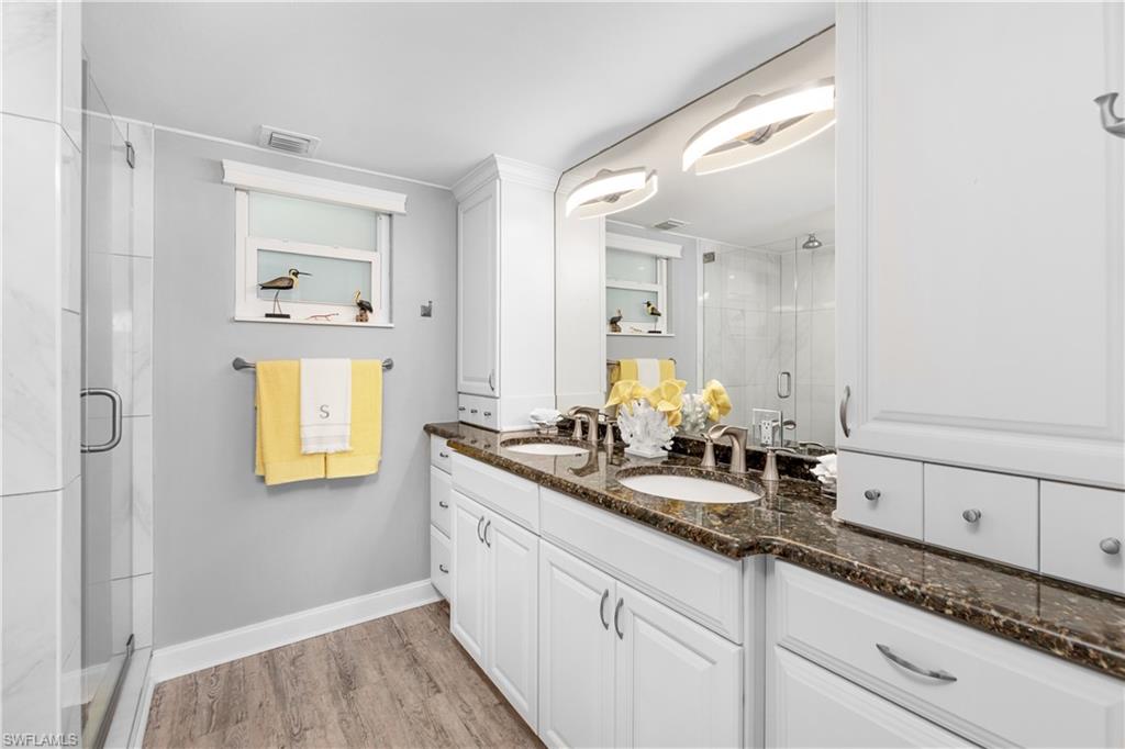 SEVEN LAKES - Residential