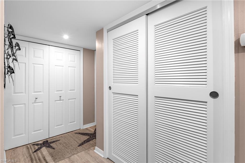 SEVEN LAKES - Residential