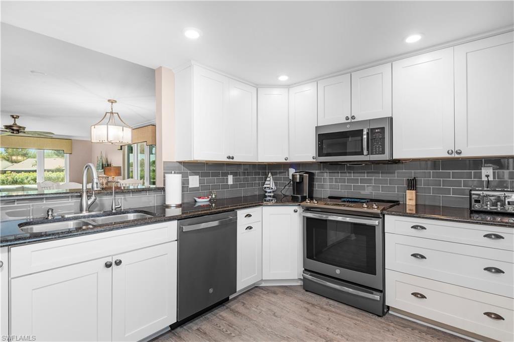 SEVEN LAKES - Residential