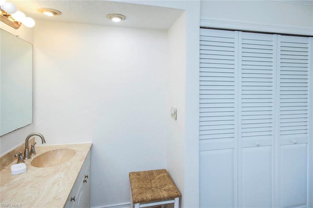 POINTE SANTO DE SANIBEL CONDO - Residential