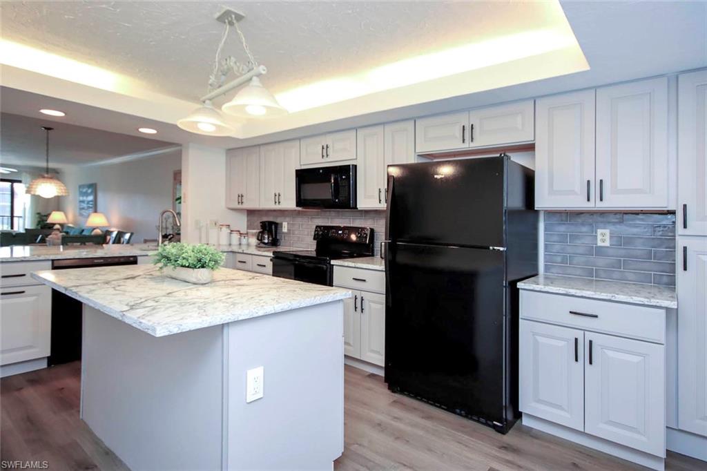 POINTE SANTO DE SANIBEL CONDO - Residential