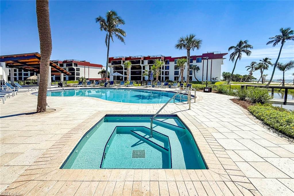 POINTE SANTO DE SANIBEL CONDO - Residential
