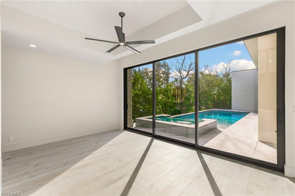 HIDEAWAY BEACH - Residential