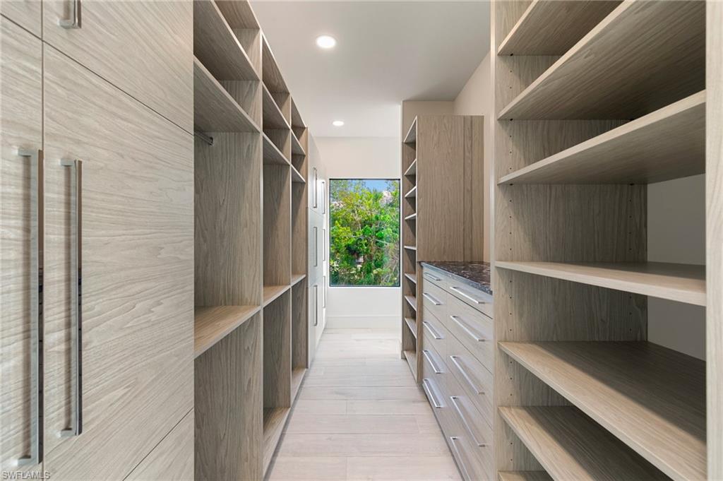 HIDEAWAY BEACH - Residential