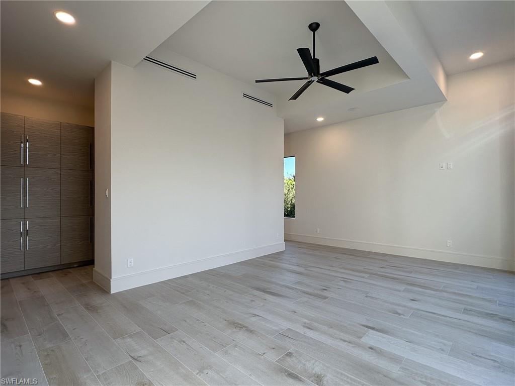 HIDEAWAY BEACH - Residential